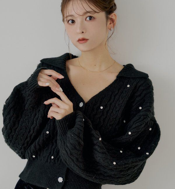  「【SALON by Chico】フラワービジュー襟付きルーズニットカーディガン」|カーディガン|