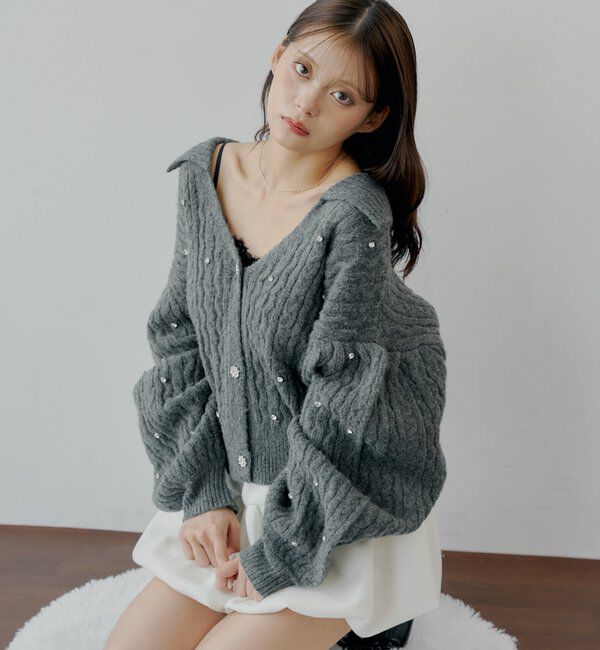  「【SALON by Chico】フラワービジュー襟付きルーズニットカーディガン」|カーディガン|