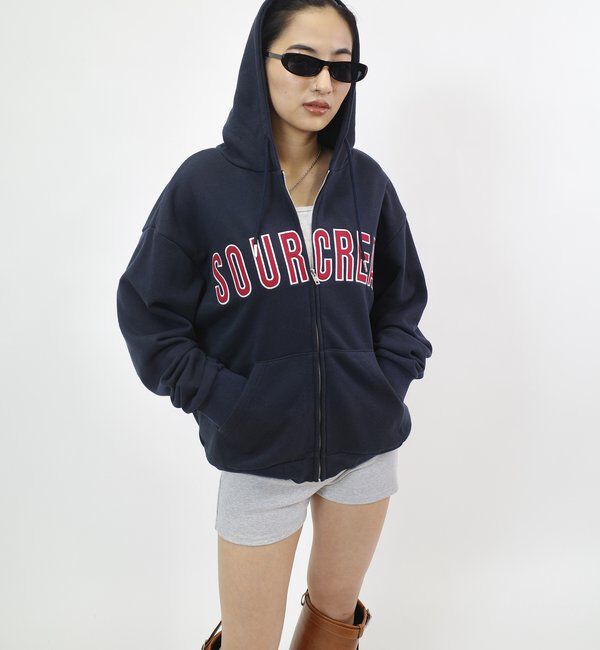  「【Sourcream/サワークリーム】カレッジロゴ刺繍ジップパーカー」|パーカー|