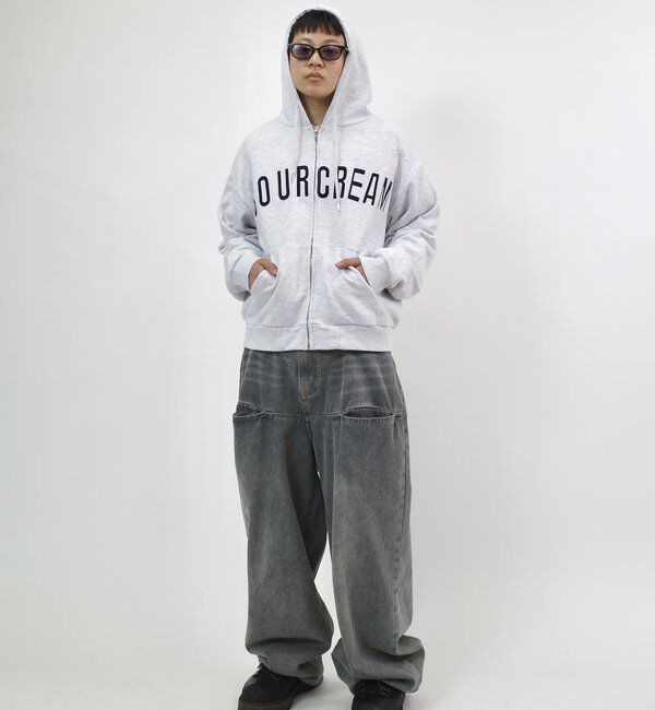  「【Sourcream/サワークリーム】カレッジロゴ刺繍ジップパーカー」|パーカー|