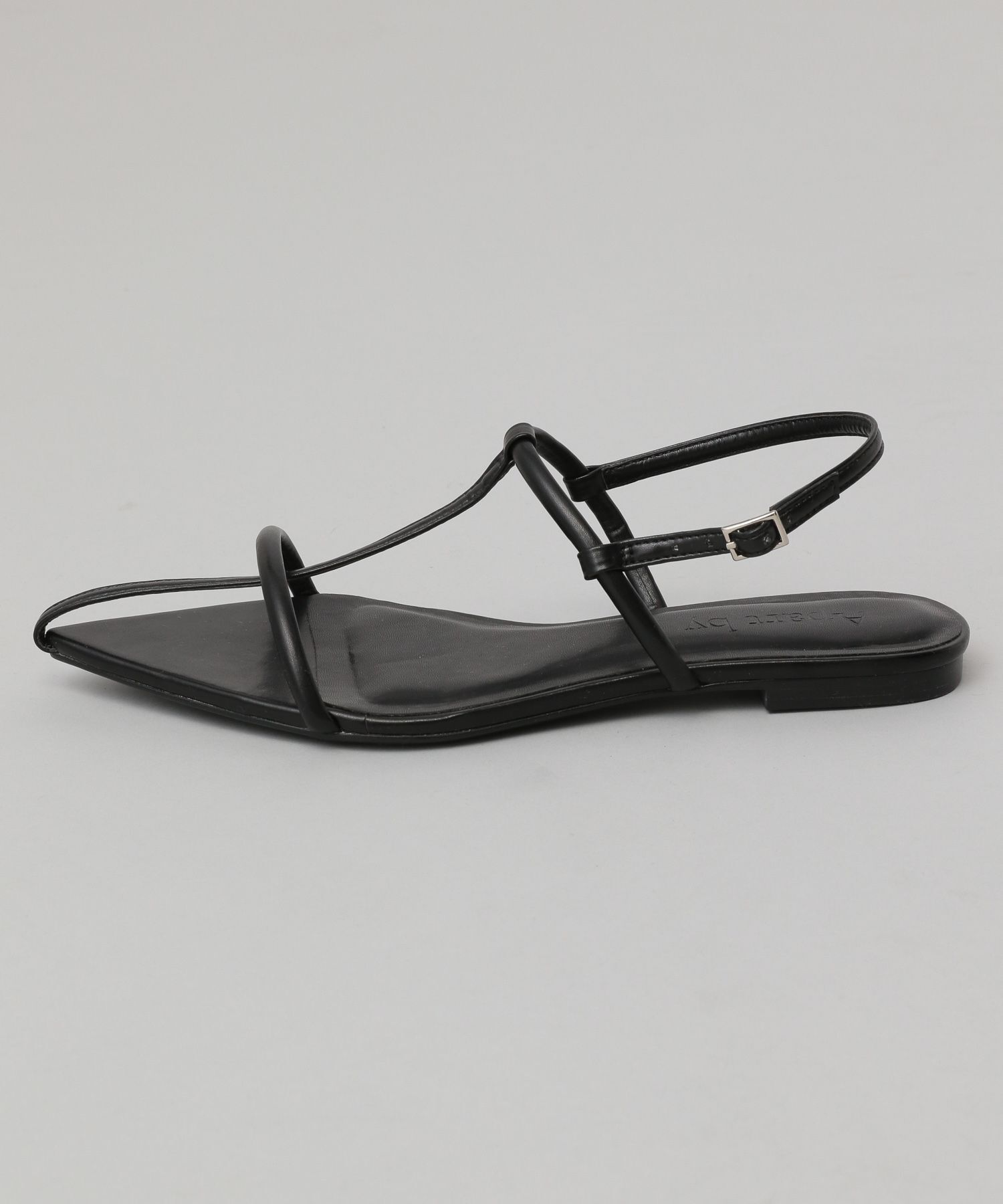 A part by 「クロスフラットサンダル」|サンダル|