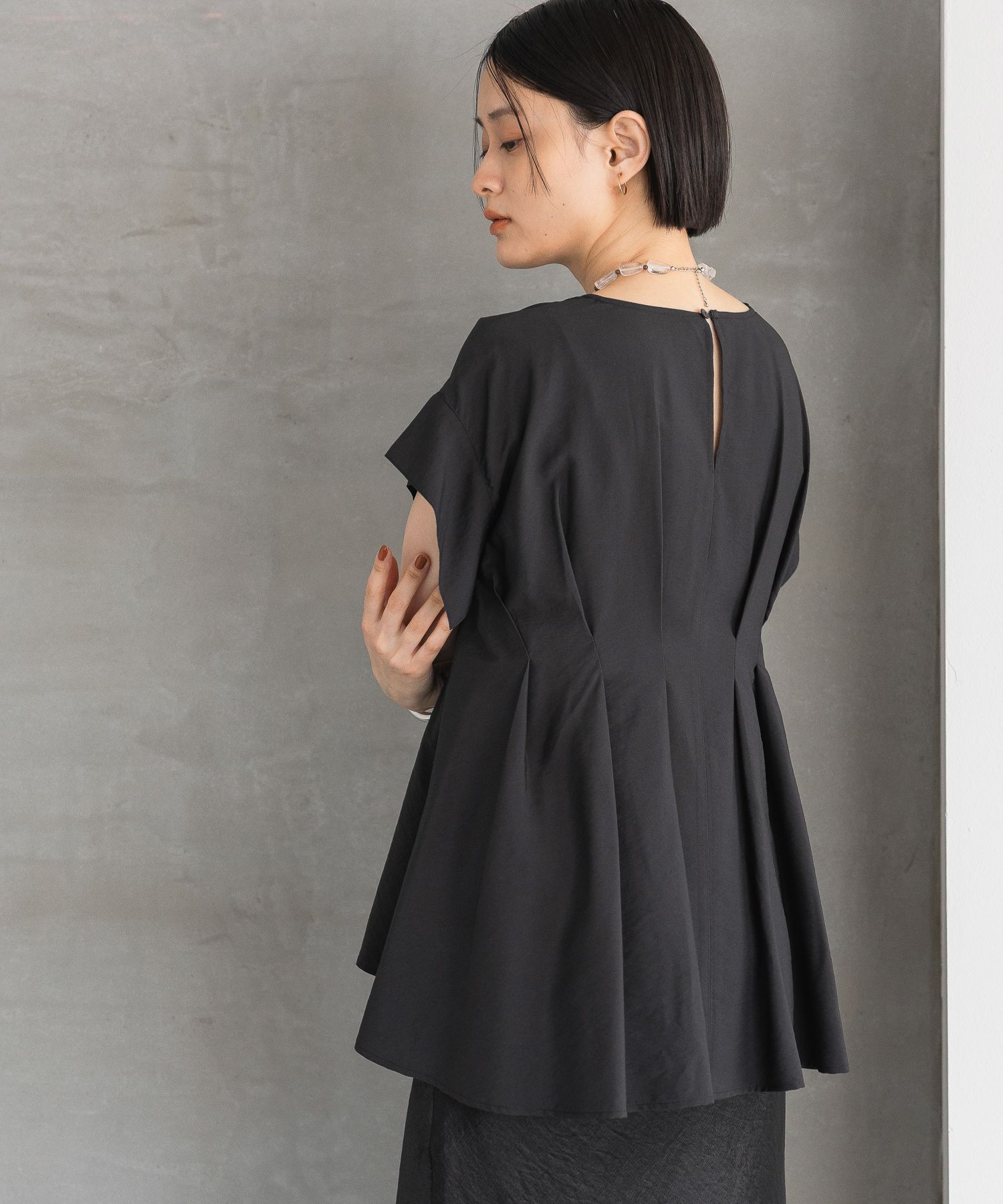 A part by 「タックデザインブラウス」|シャツ・ブラウス|ブラック