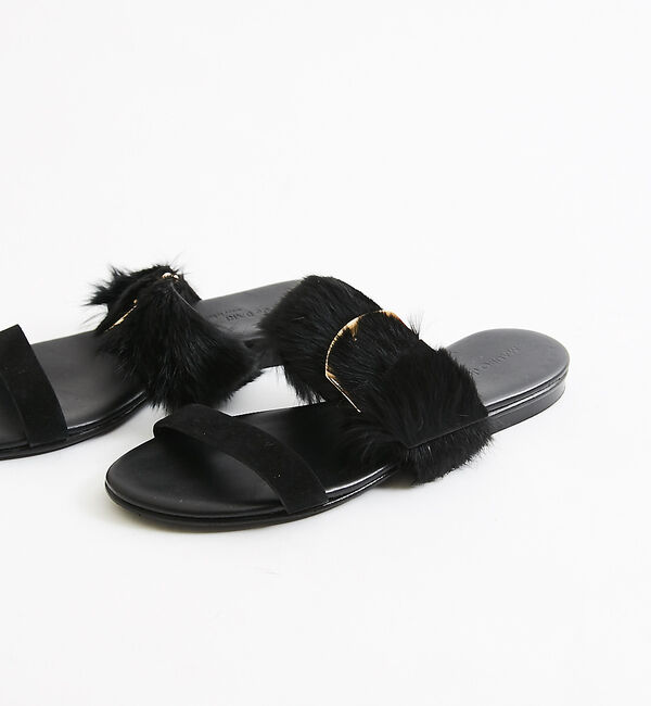 Rouge vif「MAURO de BARI 2ベルトファーフラットサンダ」|サンダル|ブラック