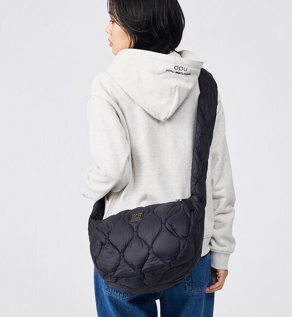 Rouge vif「【TAION / タイオン】バナナショルダー ダウンバッグM / ソフトシェル」|ショルダー・メッセンジャー|