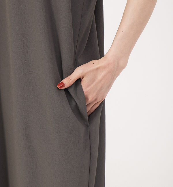 qualite「【WEB・一部店舗限定】Vネックワンピース」|ワンピース|