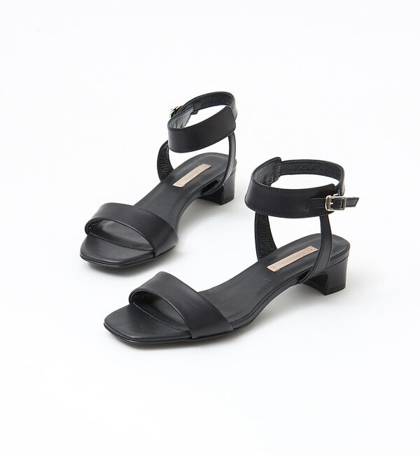 AU BANNISTER「スクエアトゥミドルヒールサンダル」|サンダル|ブラック