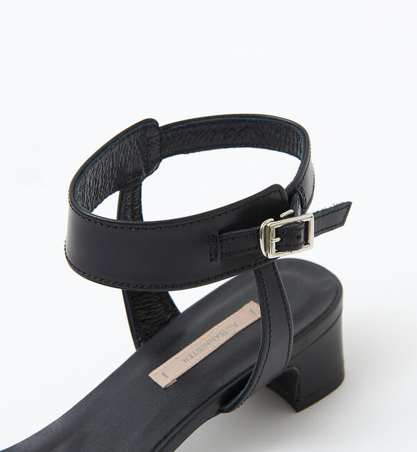 AU BANNISTER「スクエアトゥミドルヒールサンダル」|サンダル|