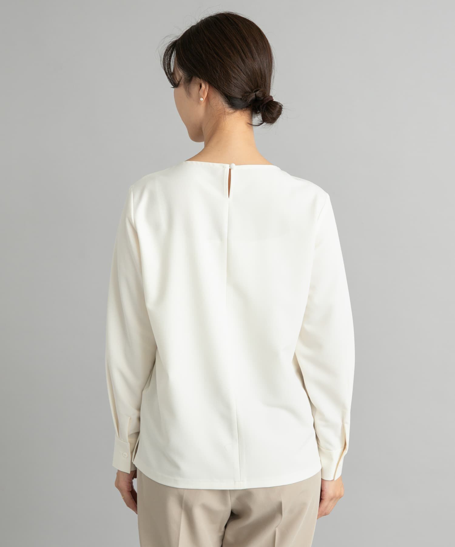 URBAN RESEARCH DOORS「クルーネックプルオーバーブラウス」|シャツ・ブラウス|