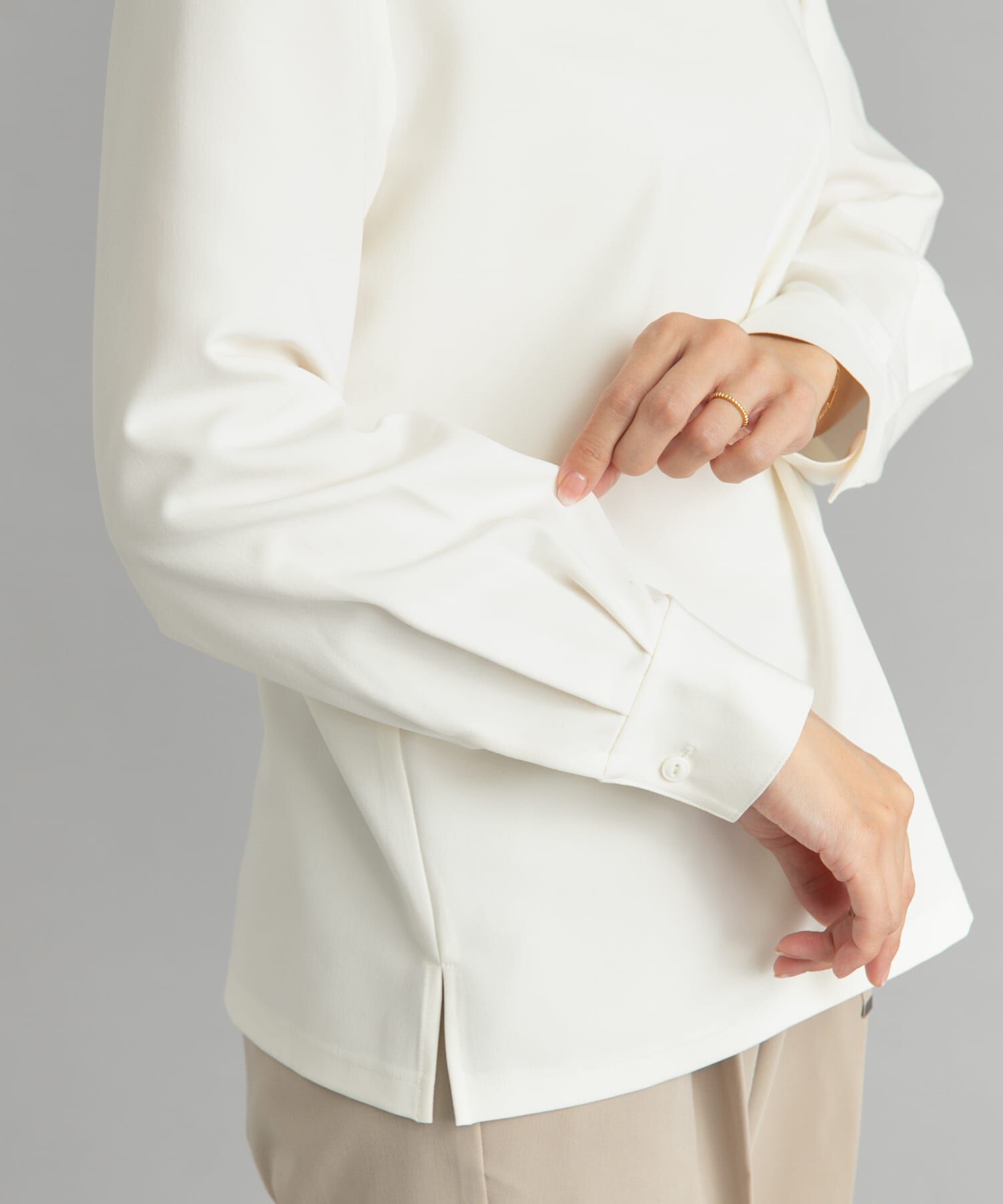 URBAN RESEARCH DOORS「クルーネックプルオーバーブラウス」|シャツ・ブラウス|