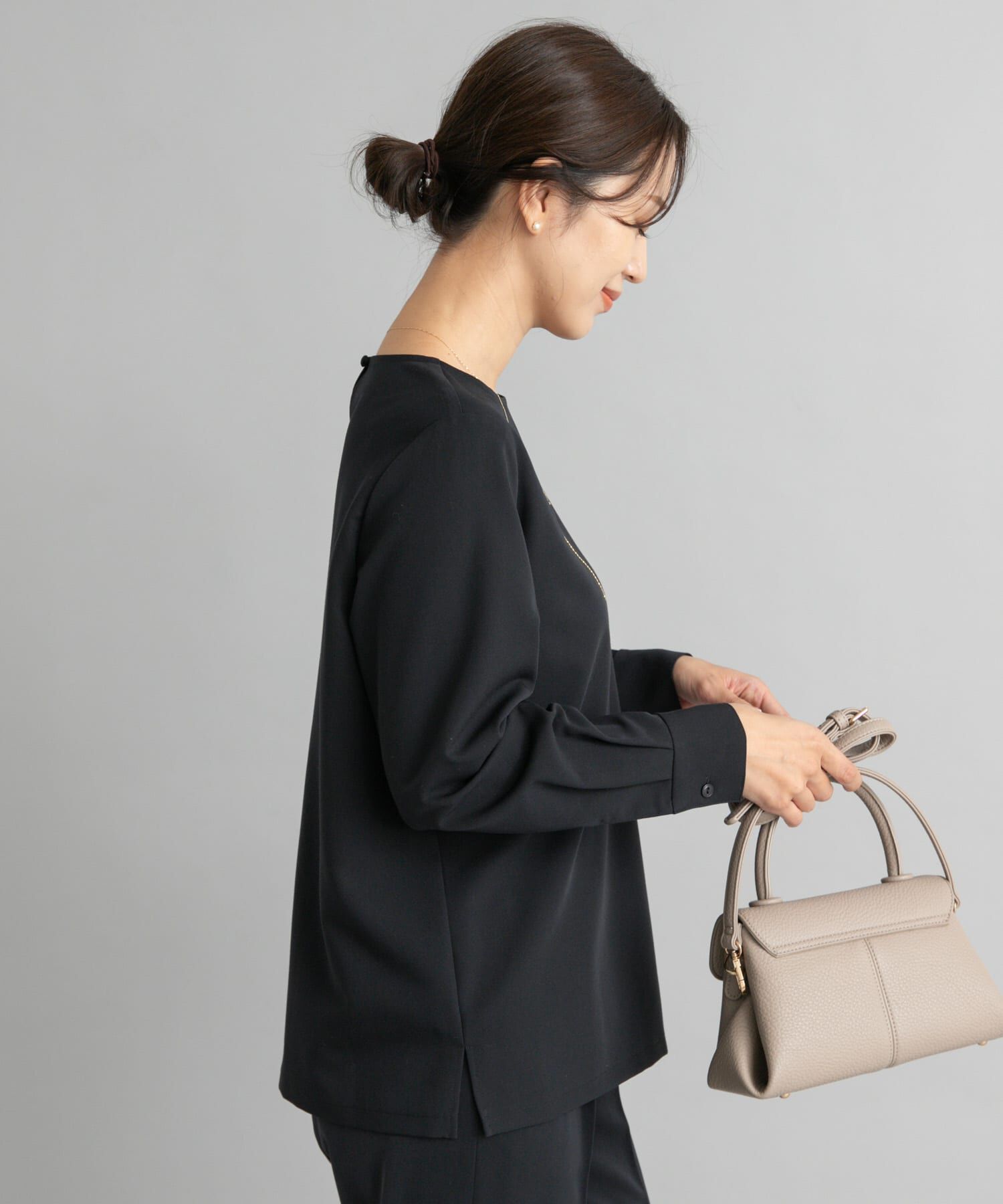 URBAN RESEARCH DOORS「クルーネックプルオーバーブラウス」|シャツ・ブラウス|