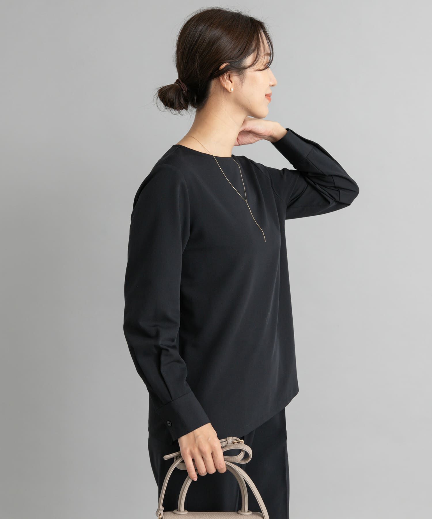 URBAN RESEARCH DOORS「クルーネックプルオーバーブラウス」|シャツ・ブラウス|