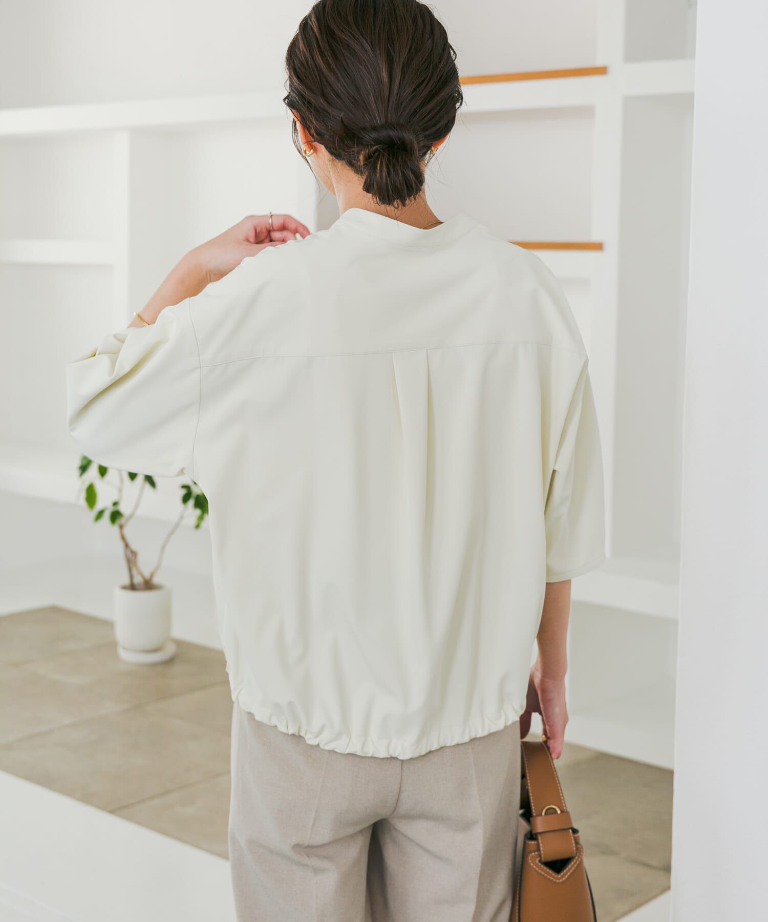 URBAN RESEARCH DOORS「『仁村紗和さん着用』『UR TECH』サマシェアドロストブラウス」|シャツ・ブラウス|