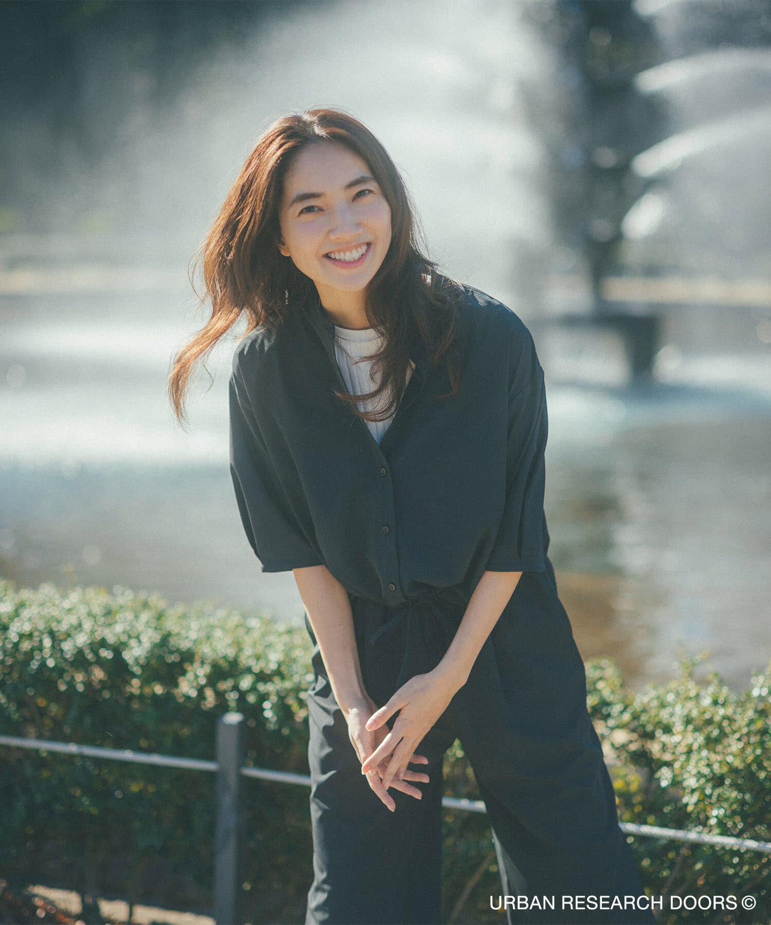 URBAN RESEARCH DOORS「『仁村紗和さん着用』『UR TECH』サマシェアドロストブラウス」|シャツ・ブラウス|チャコールグレー