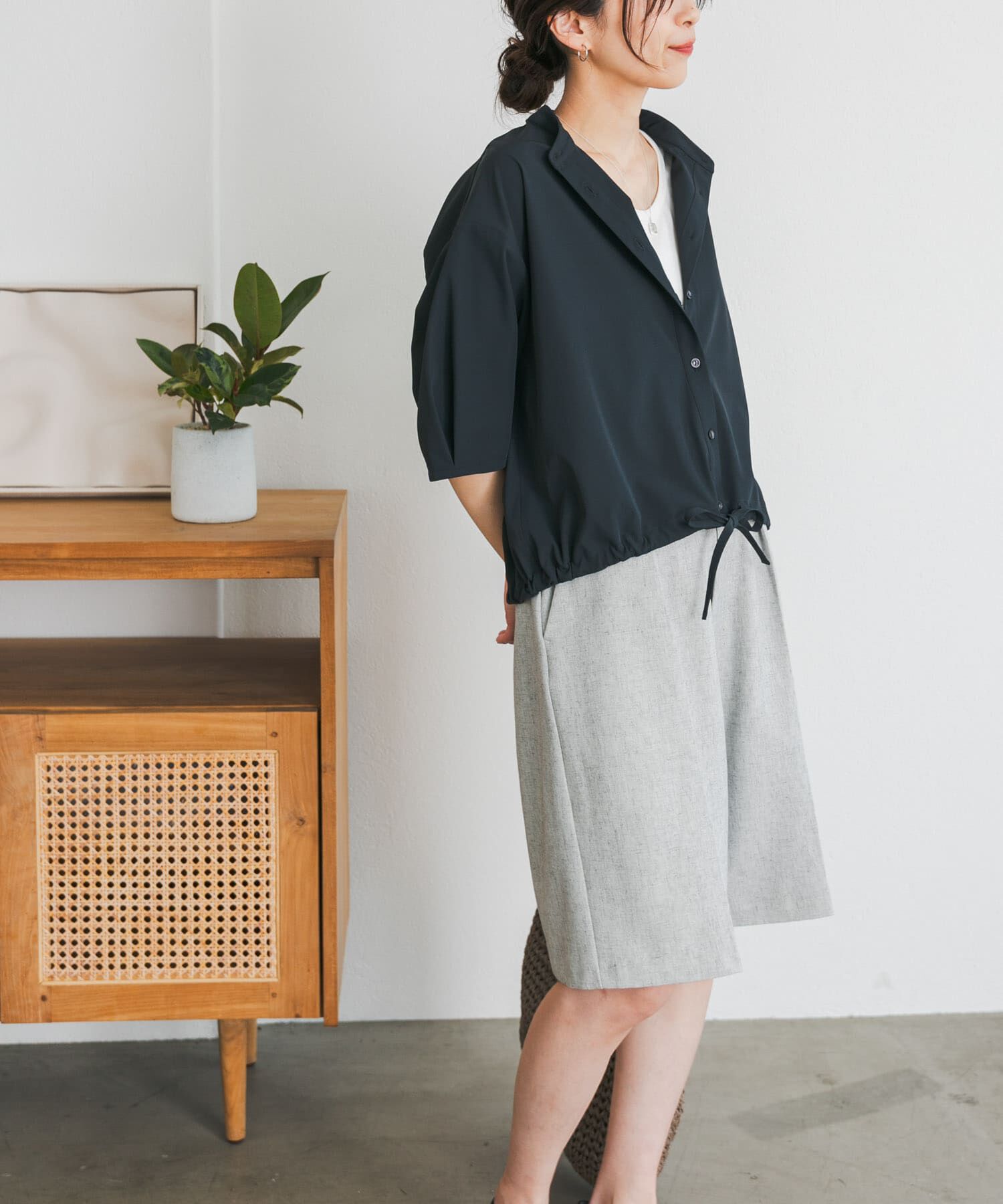 URBAN RESEARCH DOORS「『仁村紗和さん着用』『UR TECH』サマシェアドロストブラウス」|シャツ・ブラウス|