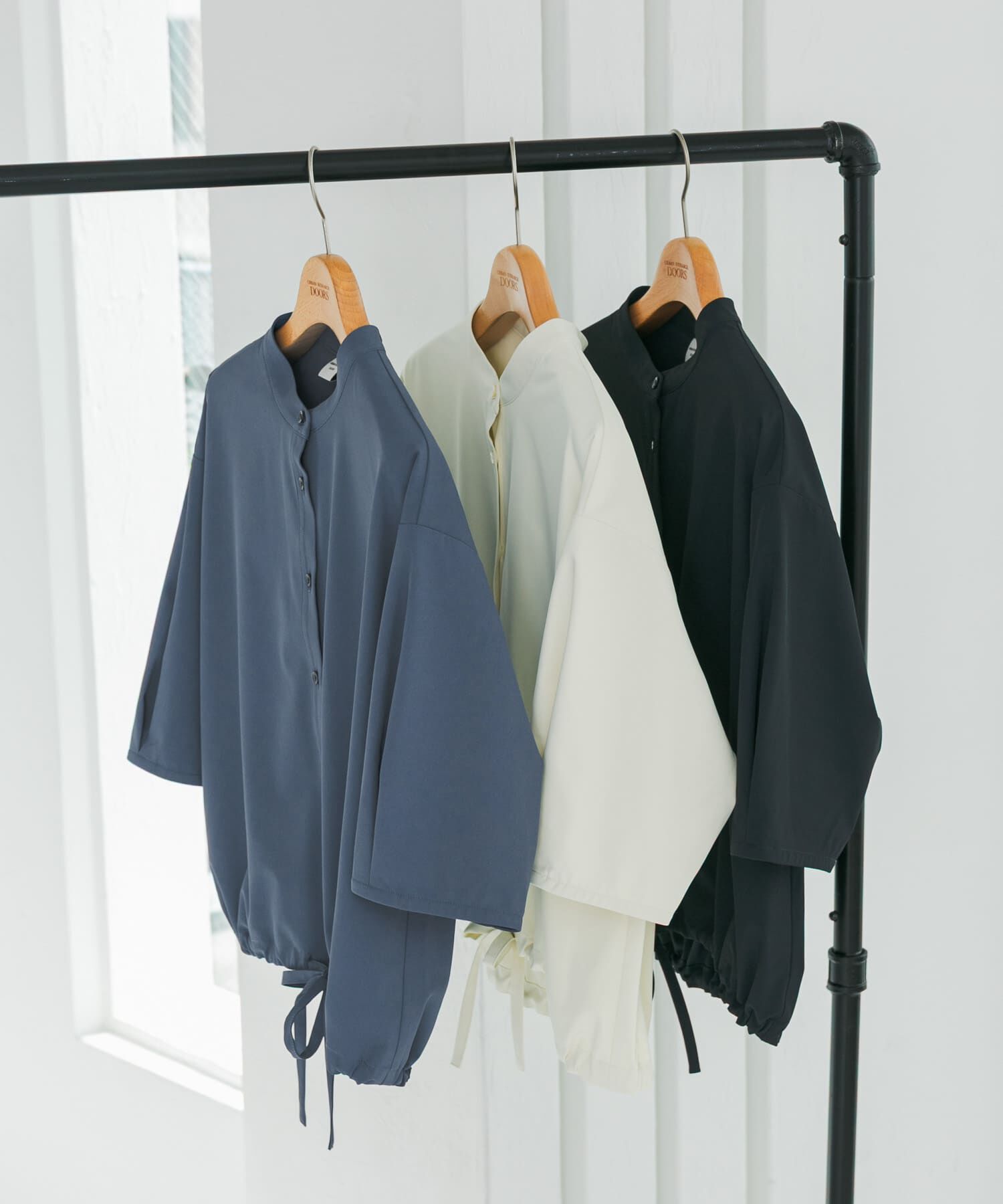 URBAN RESEARCH DOORS「『仁村紗和さん着用』『UR TECH』サマシェアドロストブラウス」|シャツ・ブラウス|