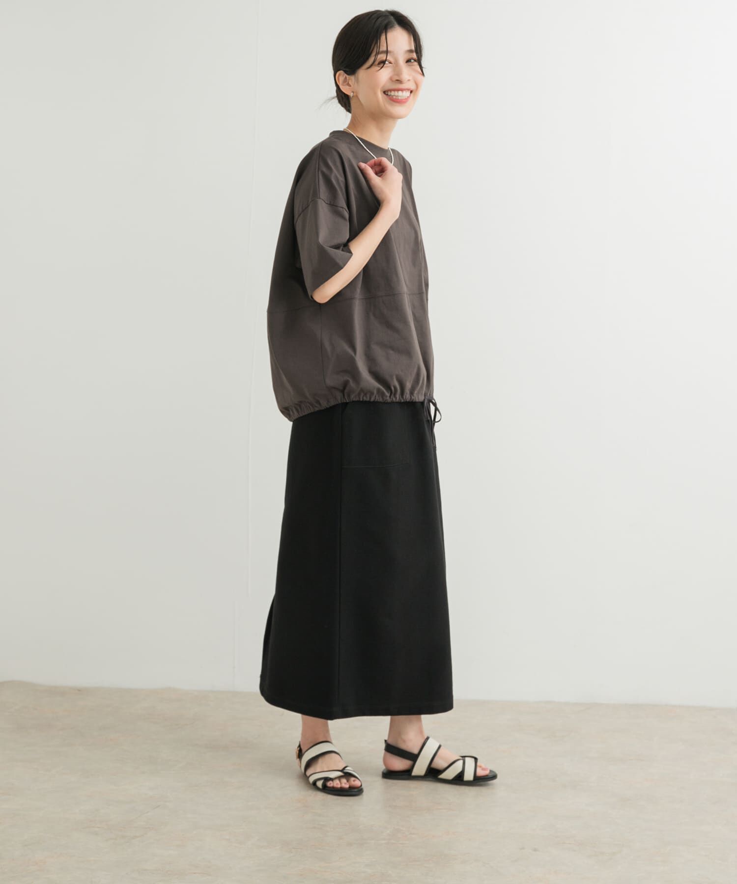 URBAN RESEARCH DOORS「サイドポケットカットストレートスカート」|スカート|