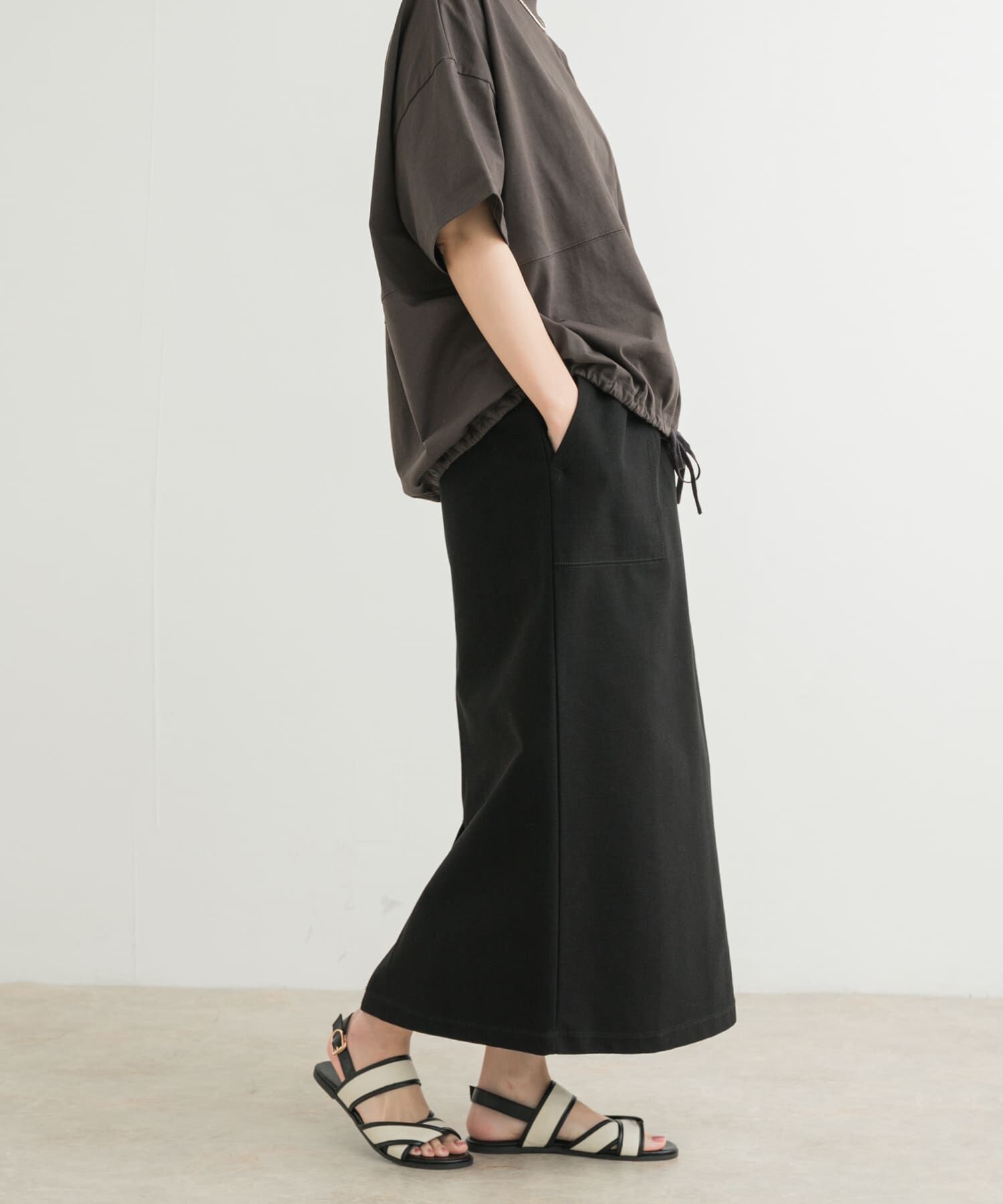 URBAN RESEARCH DOORS「サイドポケットカットストレートスカート」|スカート|
