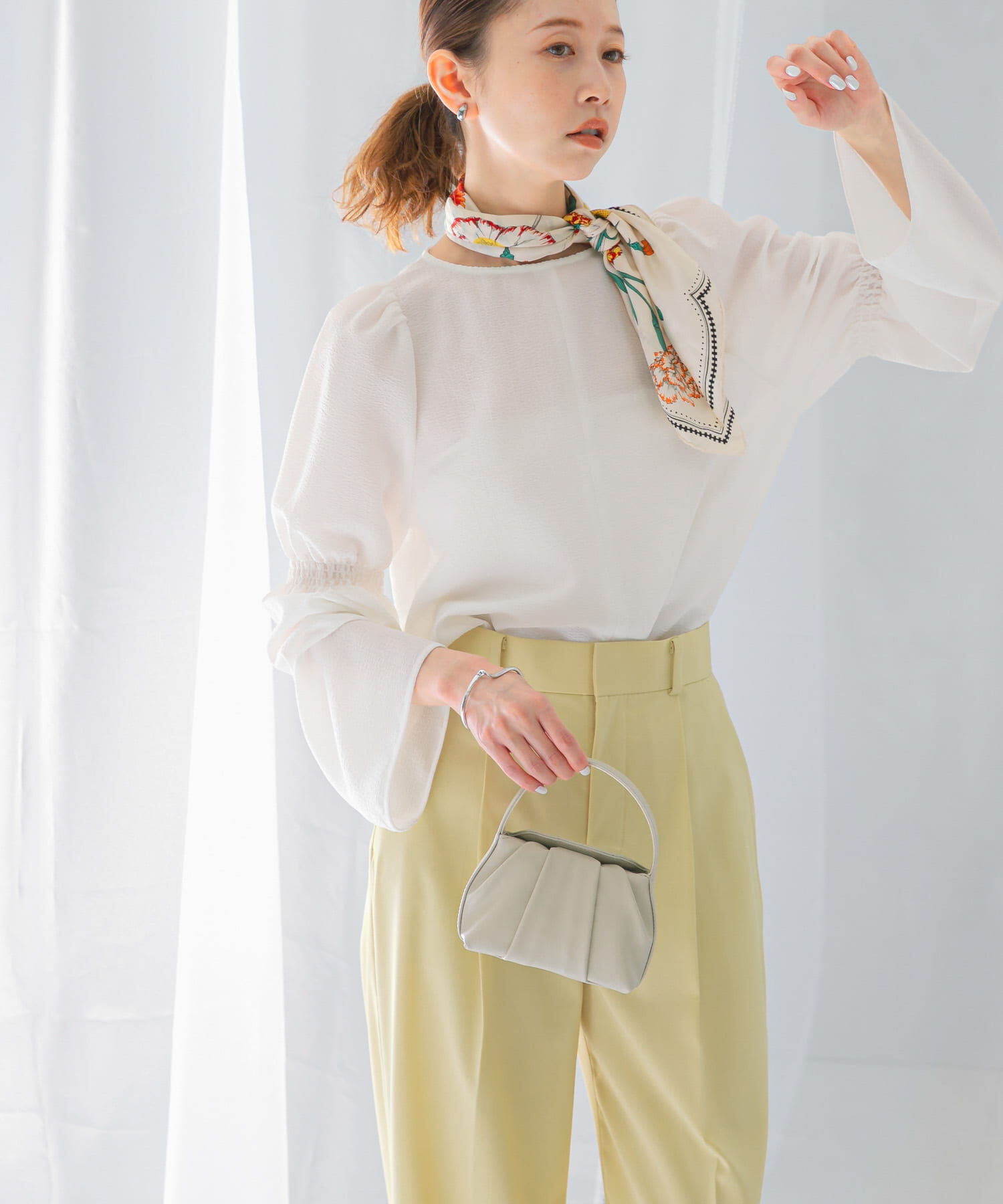 URBAN RESEARCH ROSSO「シャーリングベルスリーブブラウス」|シャツ・ブラウス|