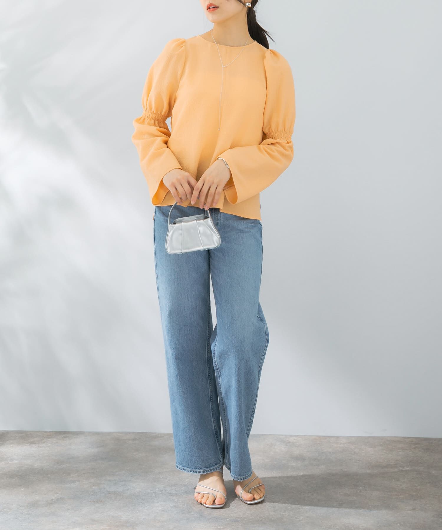 URBAN RESEARCH ROSSO「シャーリングベルスリーブブラウス」|シャツ・ブラウス|