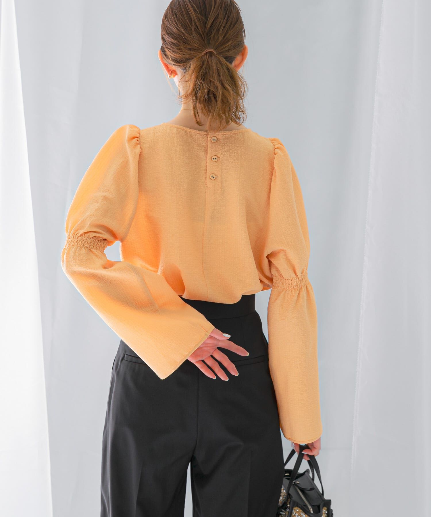 URBAN RESEARCH ROSSO「シャーリングベルスリーブブラウス」|シャツ・ブラウス|