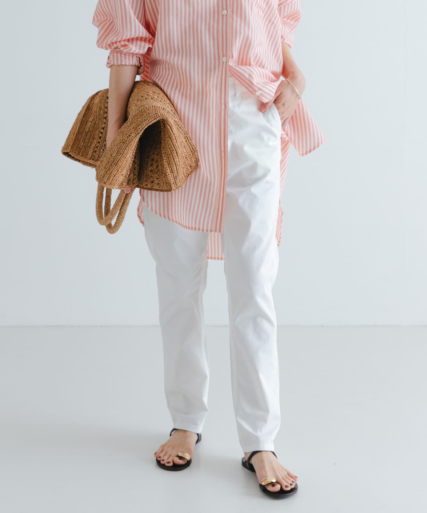 URBAN RESEARCH「『4サイズ展開』テーパードチノパンツ」|その他|オフホワイト