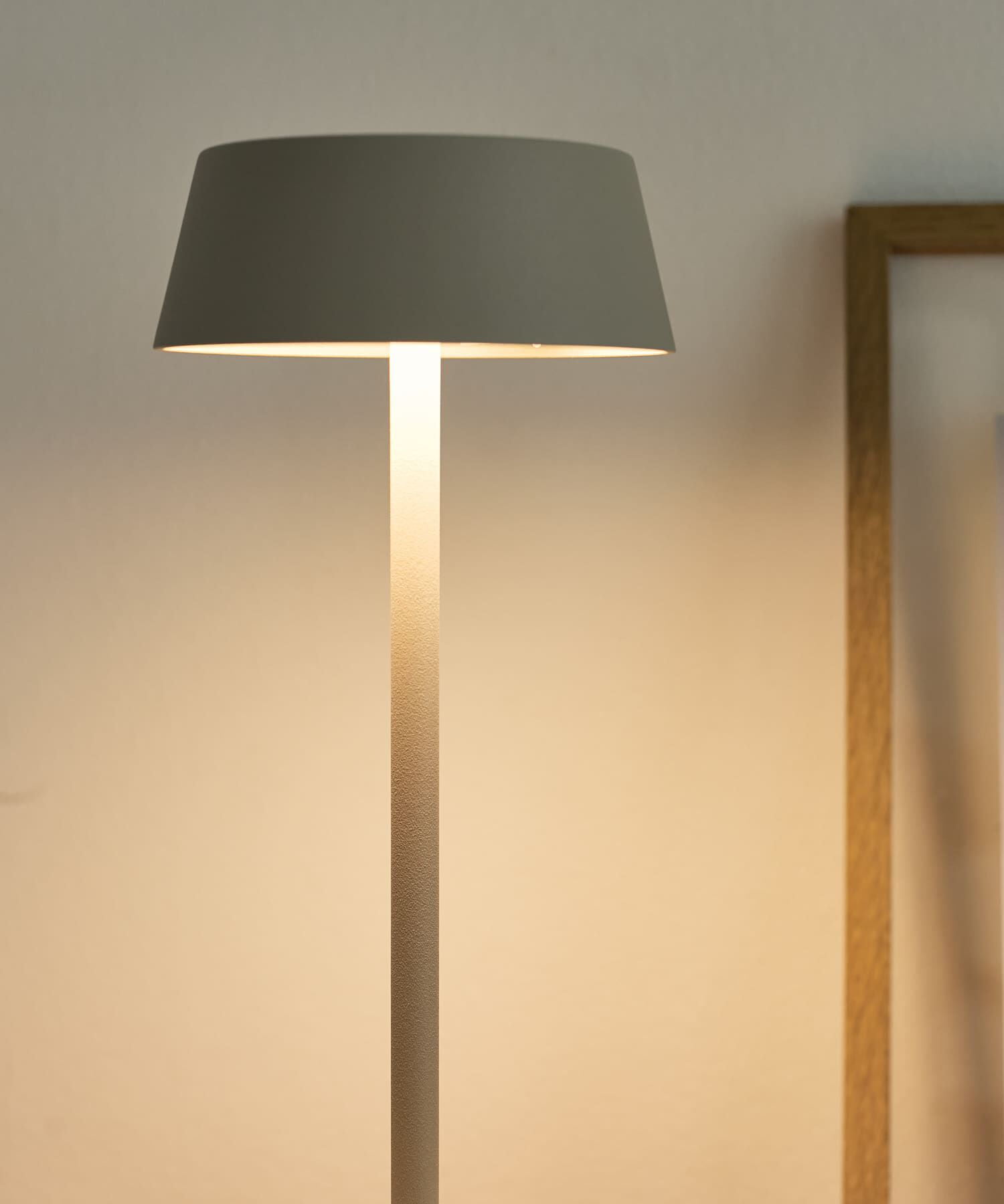 URBAN RESEARCH DOORS「『WEB限定』BRID　オリカ コードレス LEDテーブルライト」|電化製品|