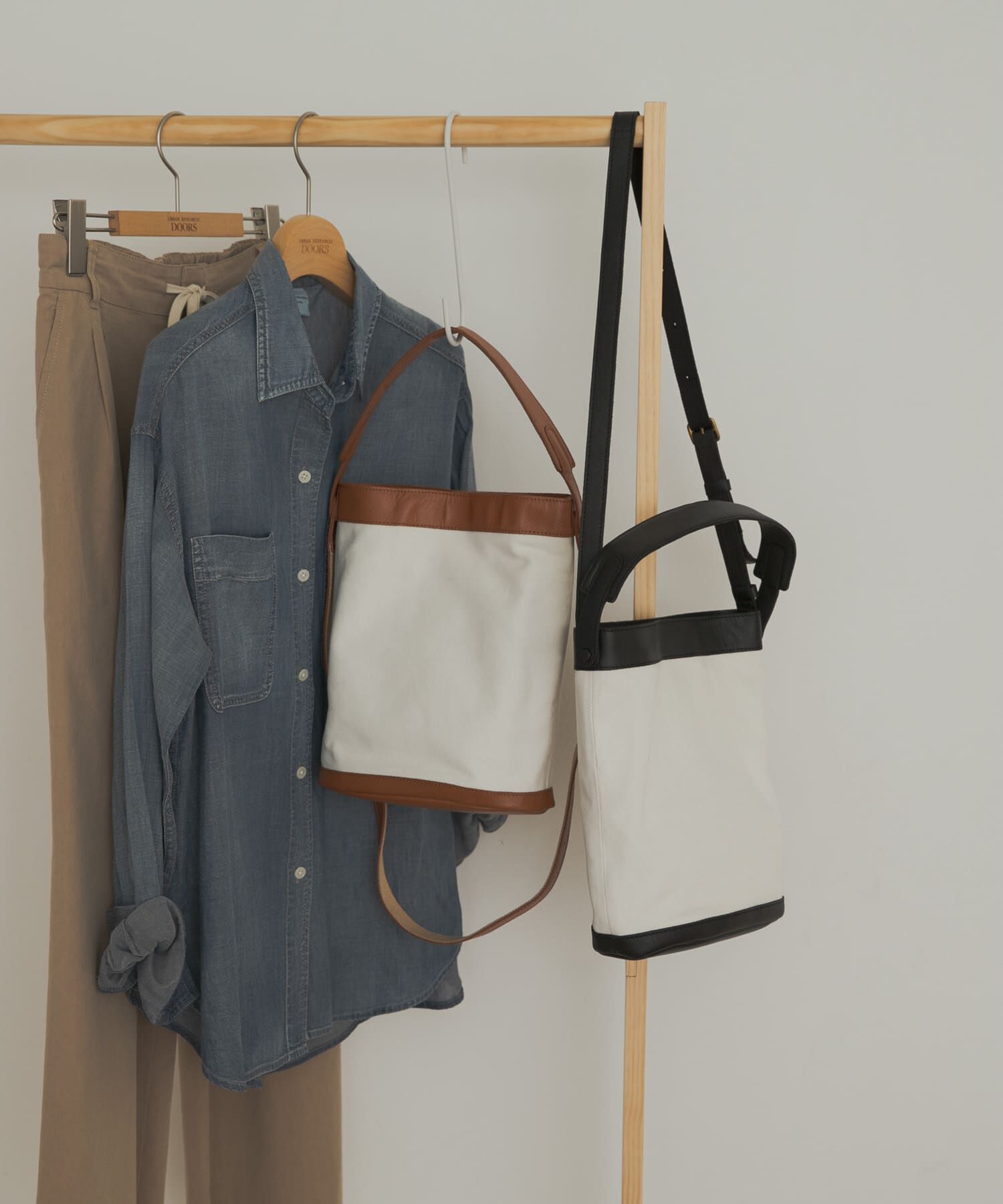 URBAN RESEARCH DOORS「キャンバスコンビレザーバッグ」|ショルダー・メッセンジャー|