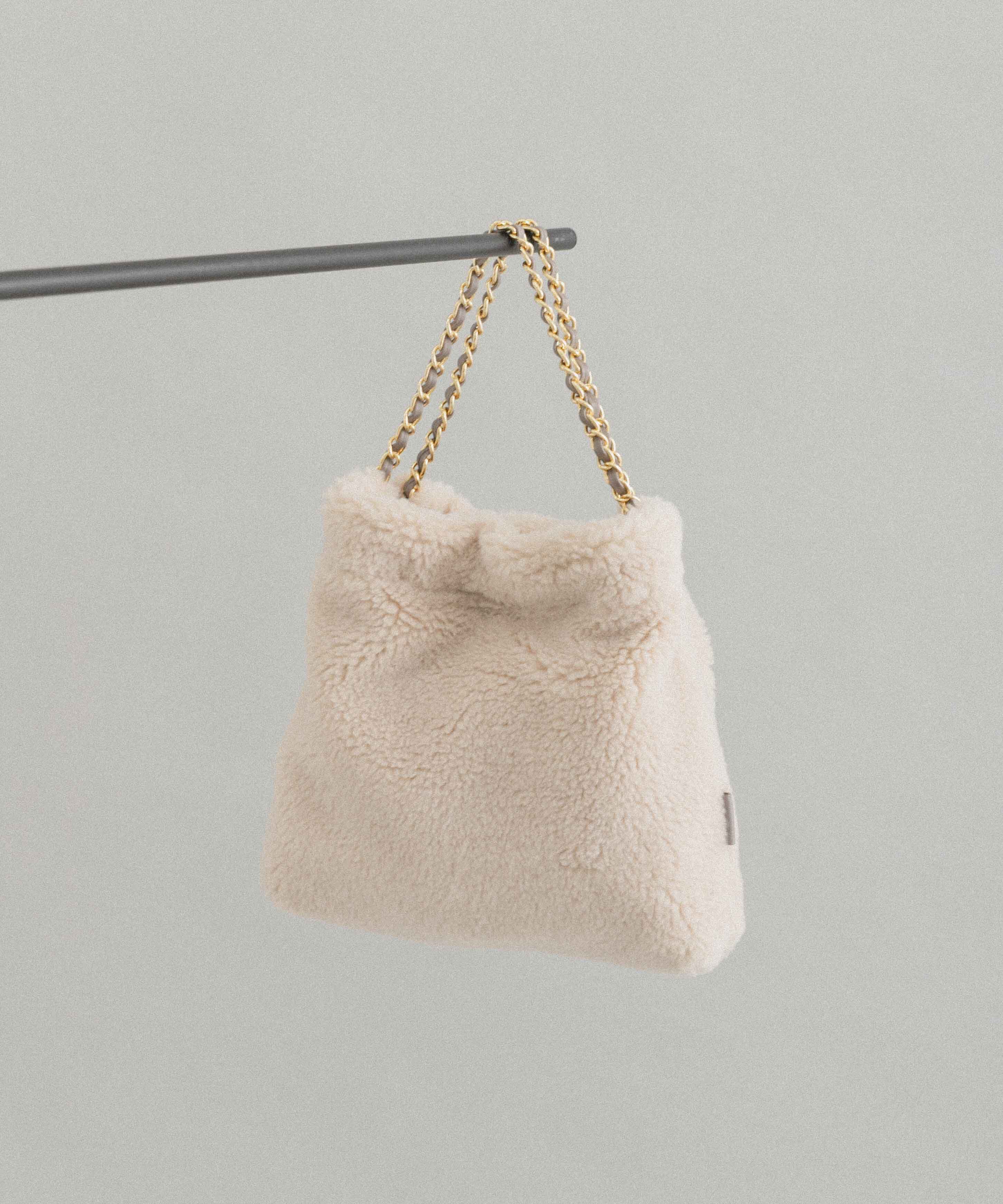 URBAN RESEARCH ROSSO「VIOLA d&rsquo;ORO　エコファーショルダーS」|ショルダー・メッセンジャー|オフホワイト