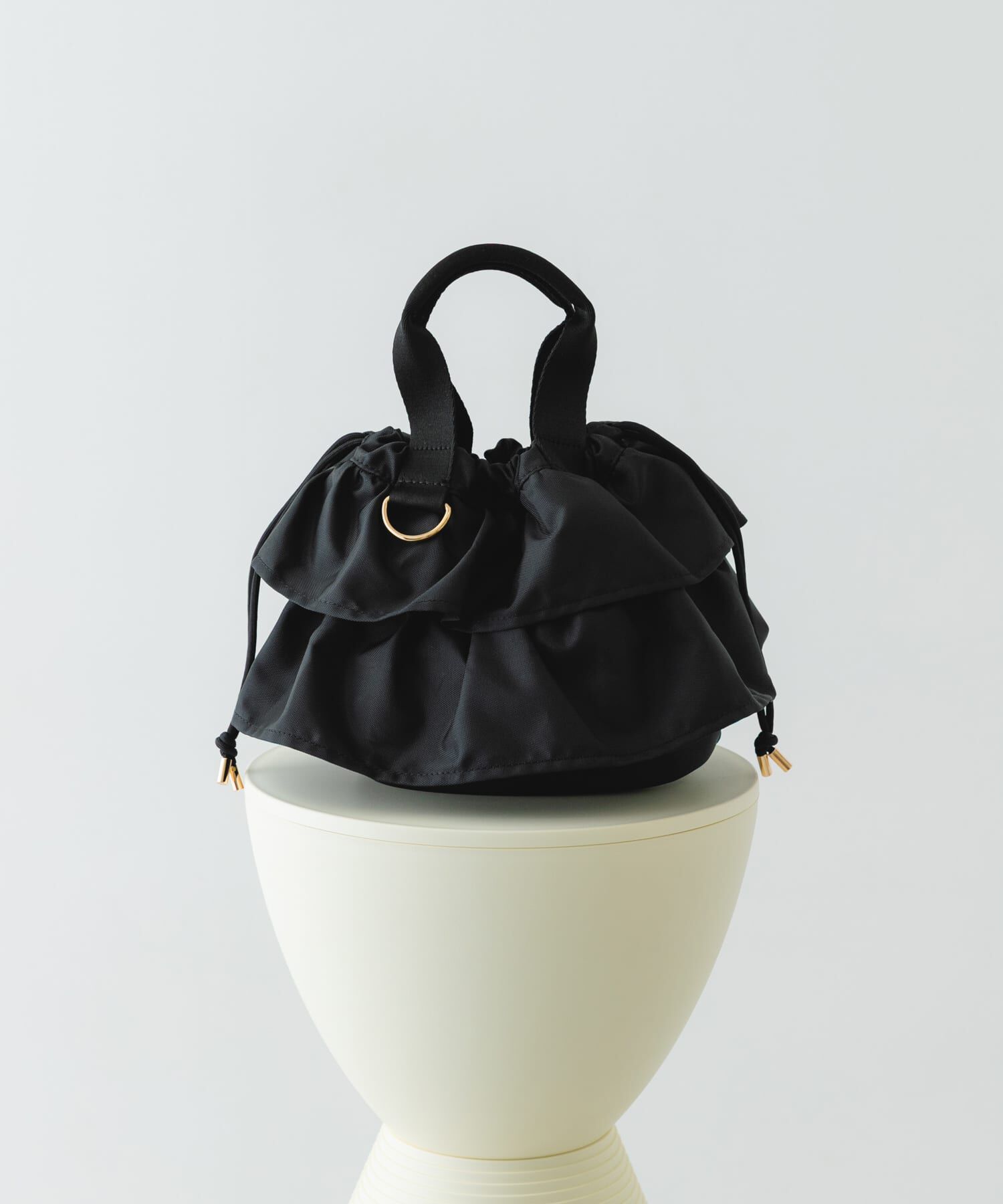 RODE SKO「軽量フリルキンチャクバッグ」|ハンドバッグ|ブラック