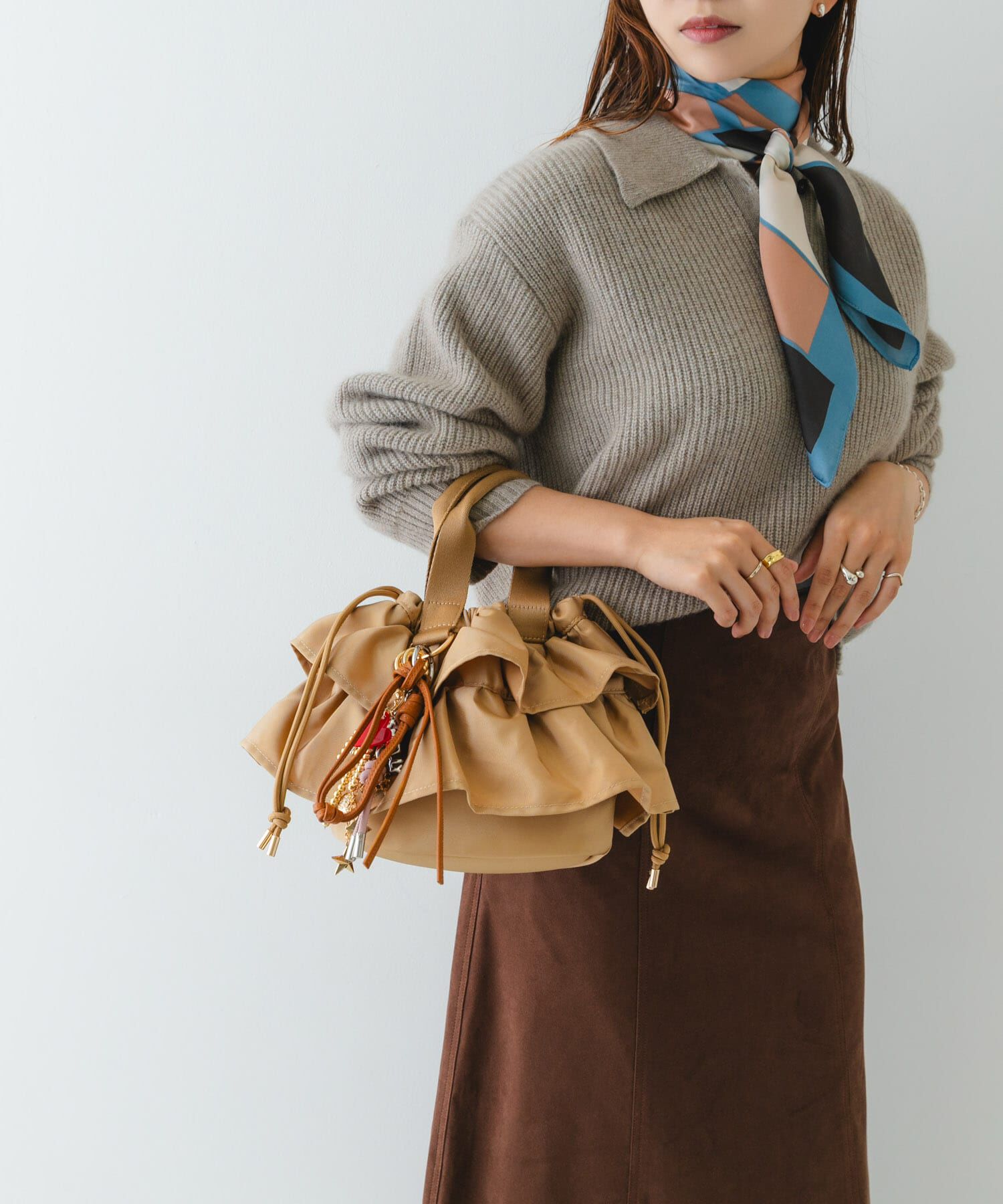 RODE SKO「軽量フリルキンチャクバッグ」|ハンドバッグ|