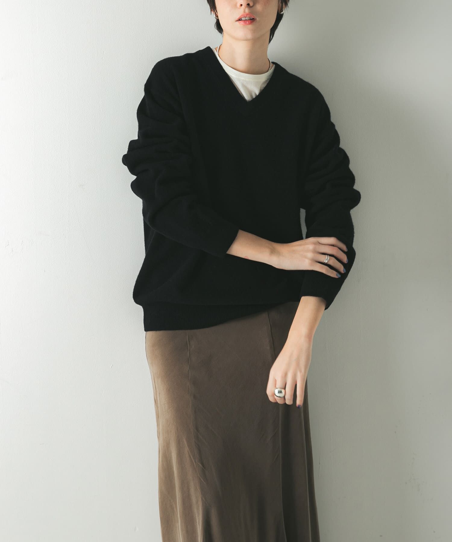 URBAN RESEARCH「ウール100 Vネックルーズソフトニット」|ニット・セーター|