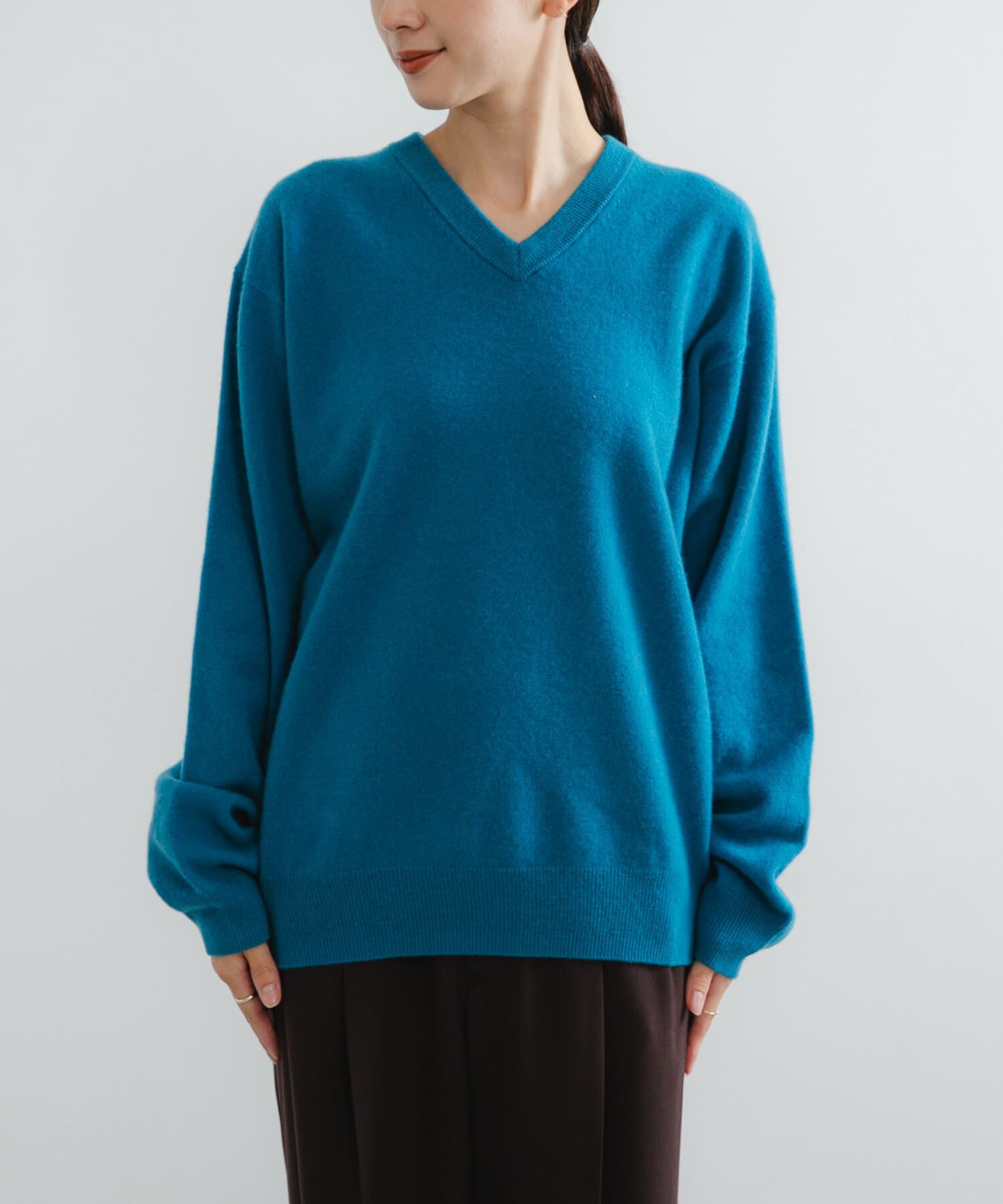 URBAN RESEARCH「ウール100 Vネックルーズソフトニット」|ニット・セーター|