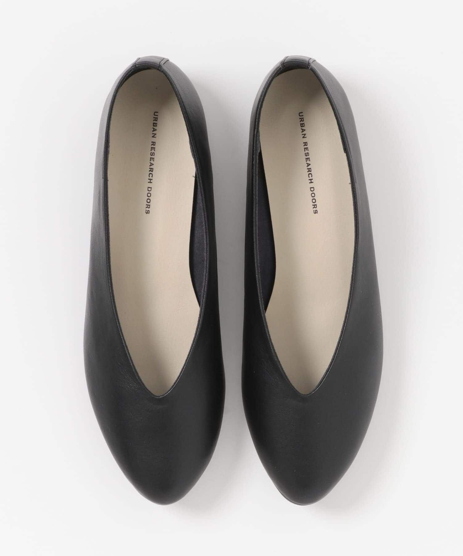 URBAN RESEARCH DOORS「Vカットパンプス」|パンプス|