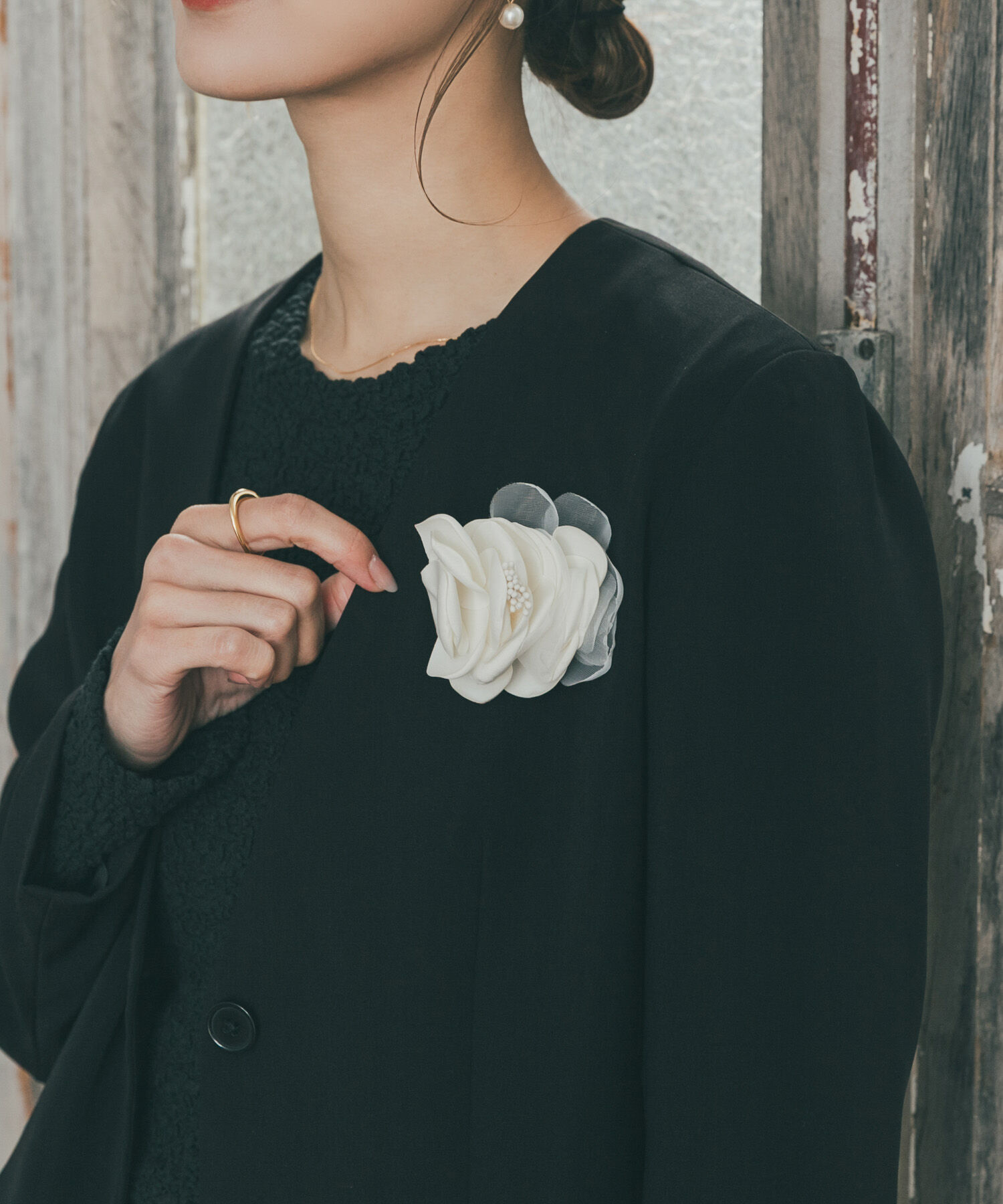 URBAN RESEARCH DOORS「ニュアンスフラワーコサージュ」|ブローチ・コサージュ|