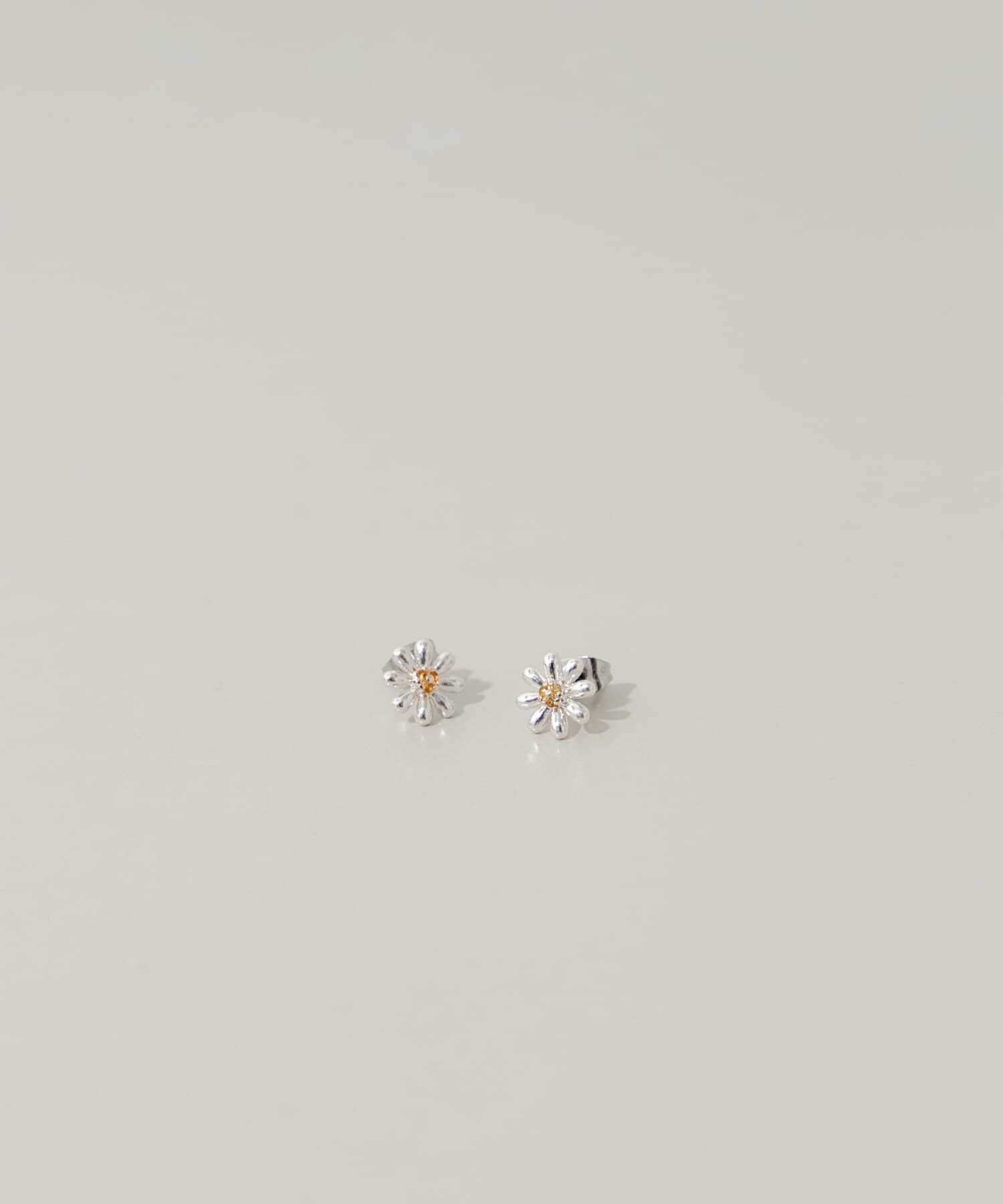 SMELLY「ミニフラワーピアス」|ピアス|