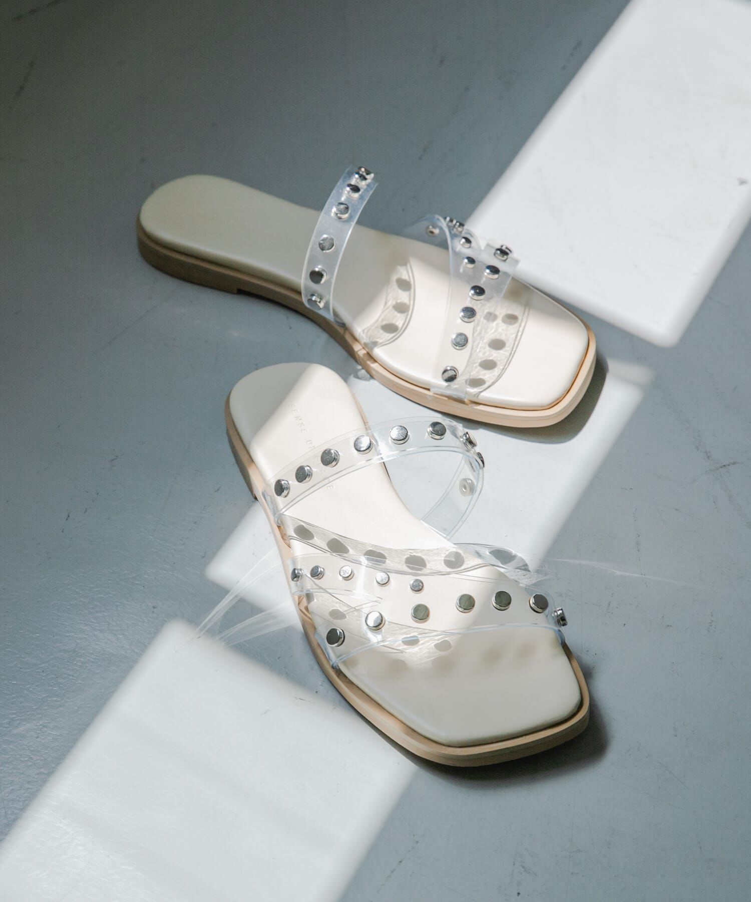 SENSE OF PLACE by URBAN RESEARCH「スタッズフラットサンダル」|サンダル|