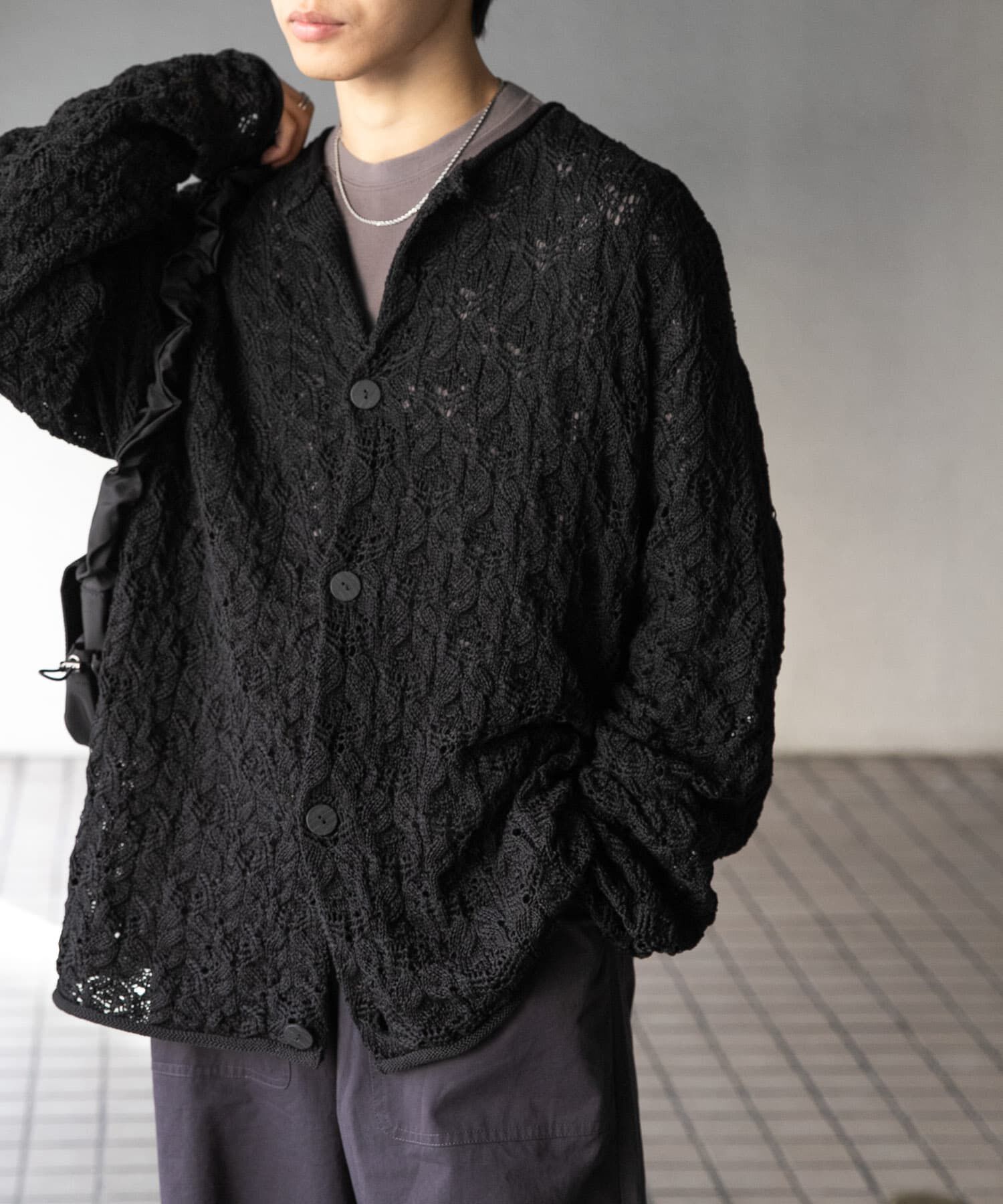 SENSE OF PLACE by URBAN RESEARCH「ケーブルメッシュクルーネックカーディガン」|カーディガン|ブラック