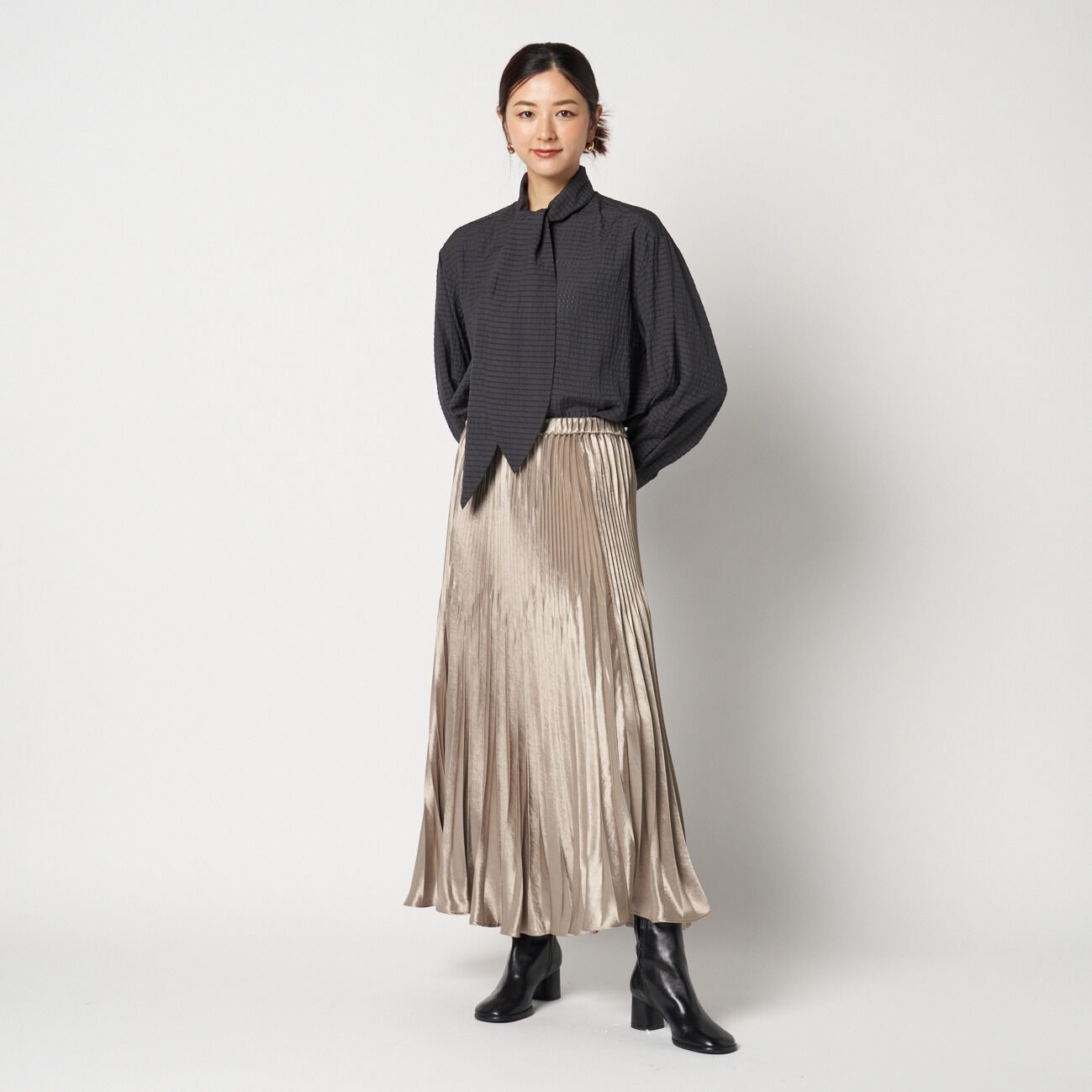 HELIOPOLE「HELIOPOLE SHINY TWILL PLEATED SKIRT」|スカート|