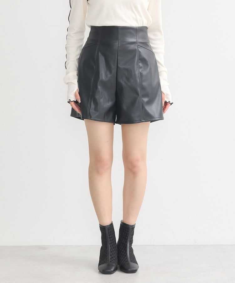 earth music&ecology「シンセティックレザーショートパンツ」|その他|