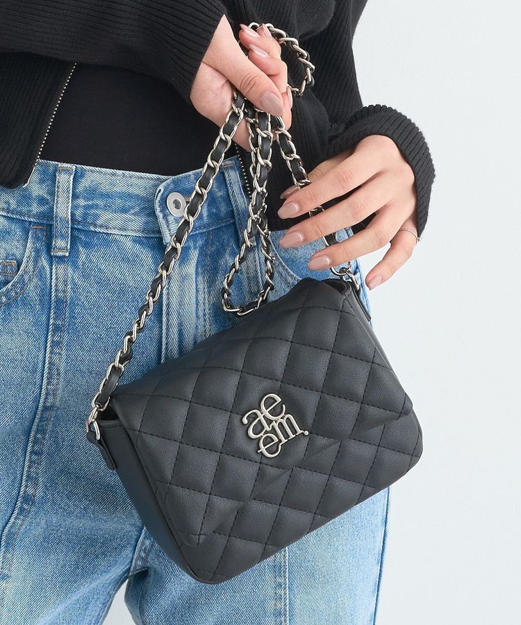 earth music&ecology「エンブレムロゴチェーンショルダーバッグ」|ショルダー・メッセンジャー|Black