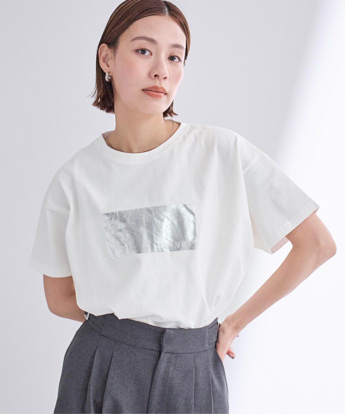ur's「箔プリントTシャツ」|Tシャツ・カットソー|ｵﾌﾎﾜｲﾄ/ｼﾙﾊﾞｰ