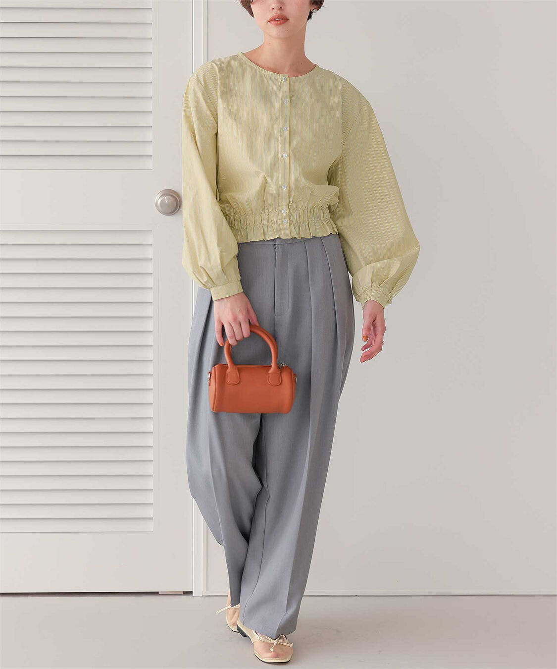 titivate「クルーネック裾シャーリングブラウス」|シャツ・ブラウス|