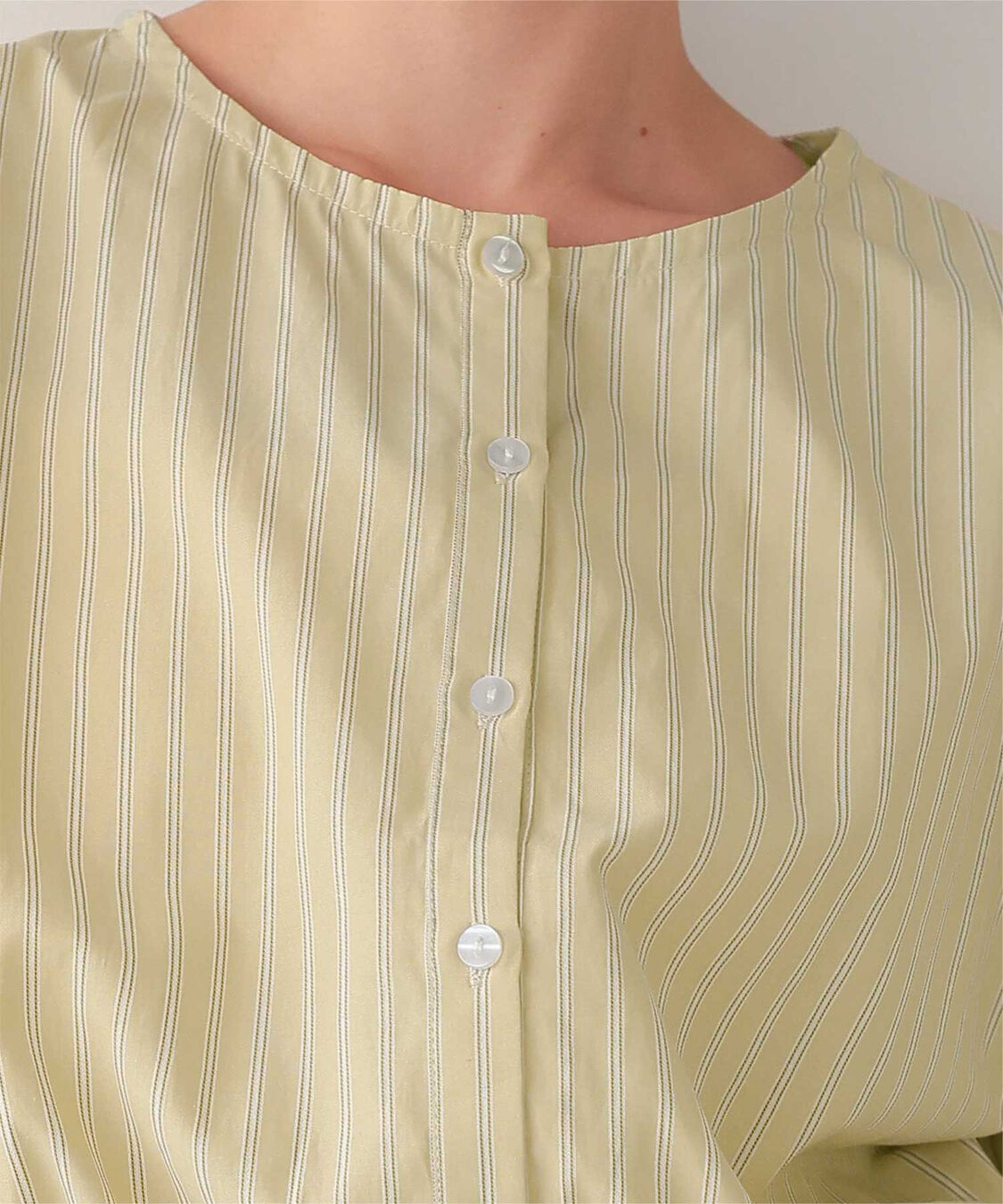 titivate「クルーネック裾シャーリングブラウス」|シャツ・ブラウス|