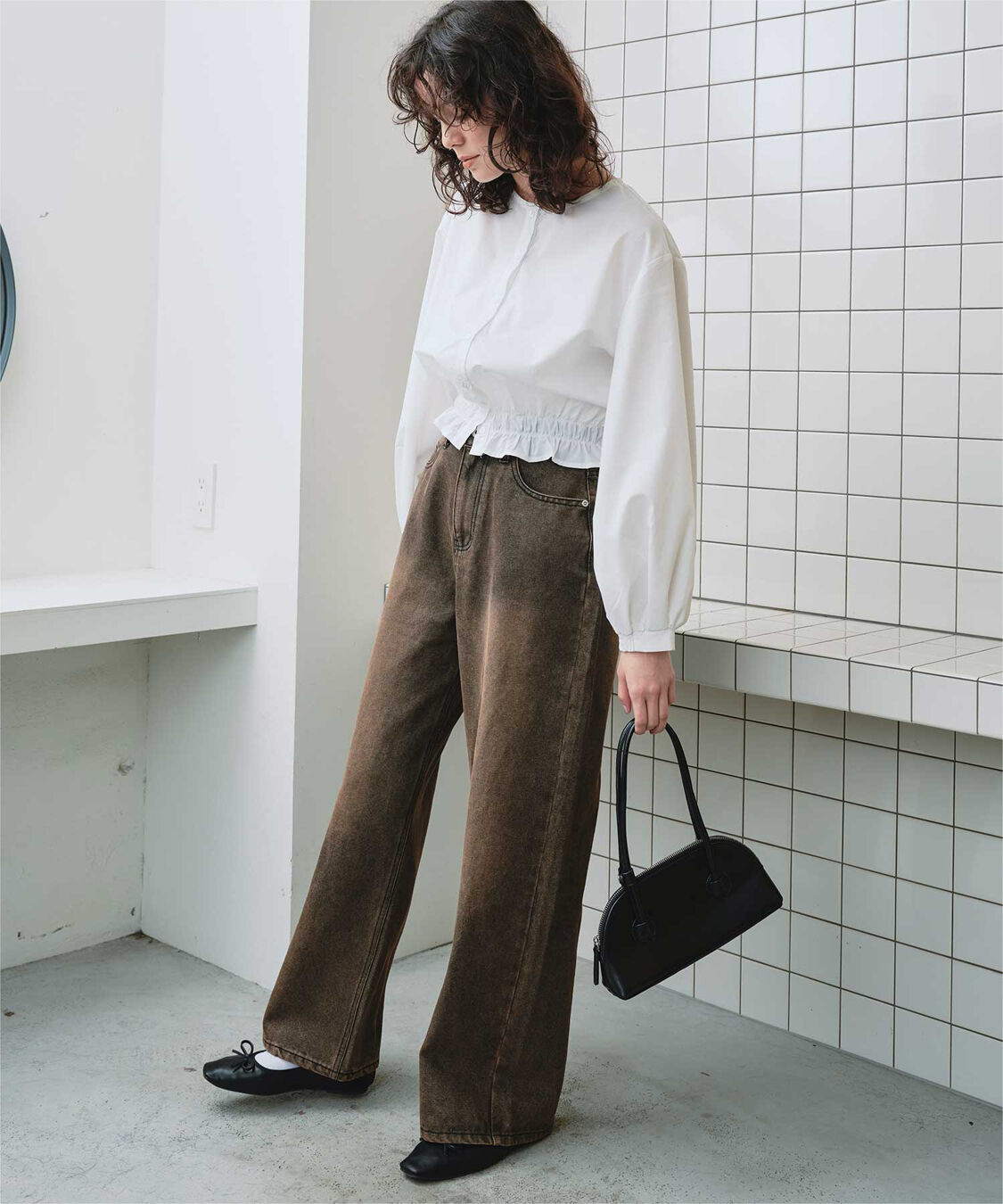 titivate「クルーネック裾シャーリングブラウス」|シャツ・ブラウス|