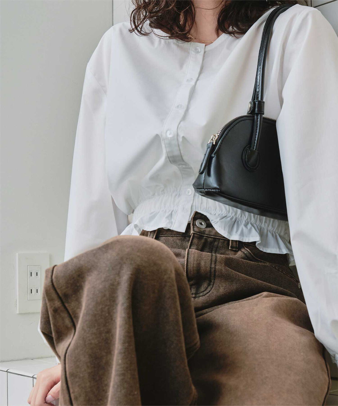 titivate「クルーネック裾シャーリングブラウス」|シャツ・ブラウス|