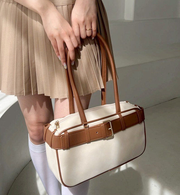  「ベルトつきスクエアバッグ」|ショルダー・メッセンジャー|