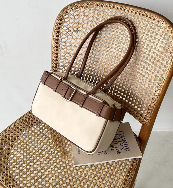  「ベルトつきスクエアバッグ」|ショルダー・メッセンジャー|