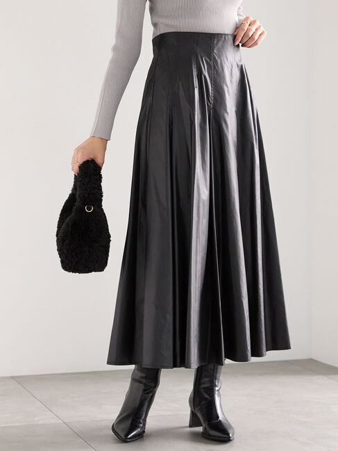 Te chichi「グロッシーレザーライクフレアスカート」|スカート|