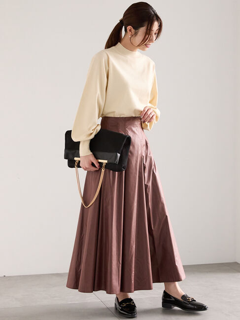 Te chichi「グロッシーレザーライクフレアスカート」|スカート|