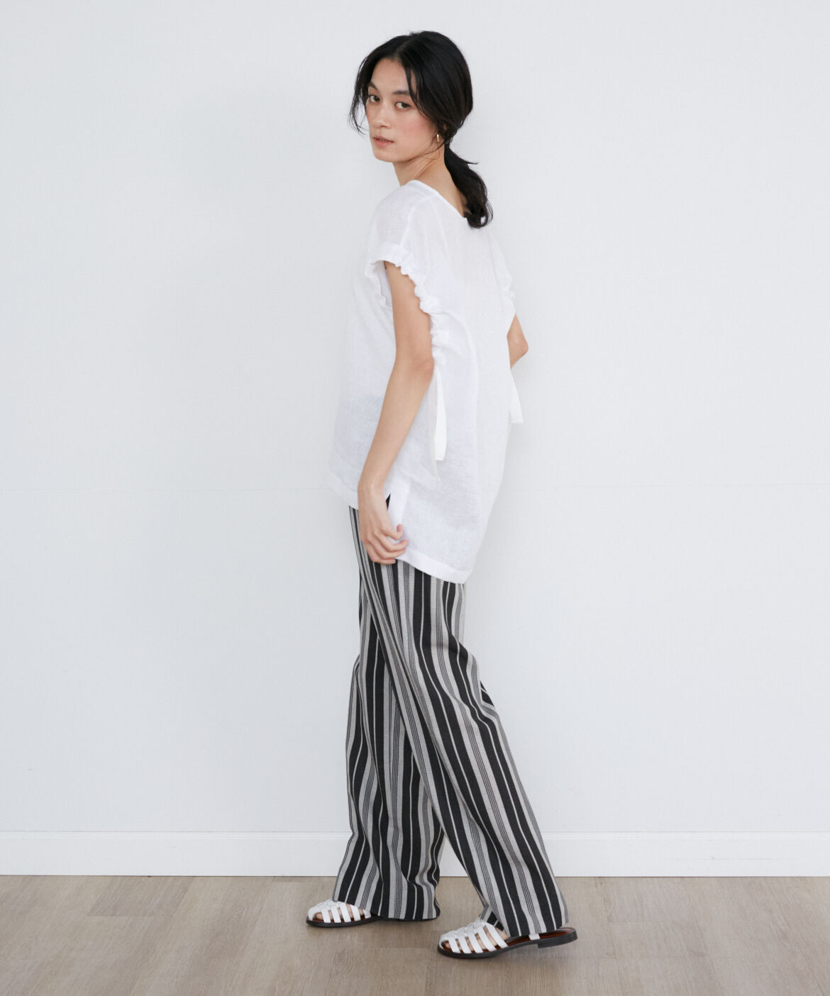 INED「《大きいサイズ》リネンVネック2WAYスリーブブラウス」|シャツ・ブラウス|